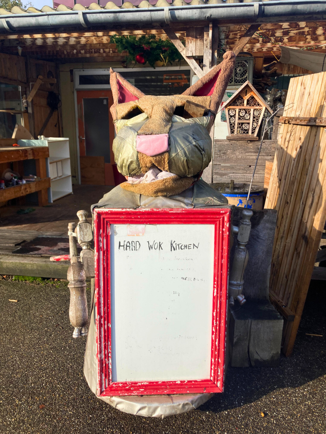 Upcycled - breda - netherlands - cat -sign .png