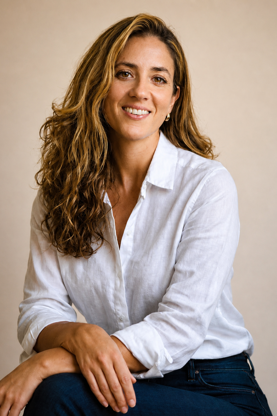 Thais Martins, Founder