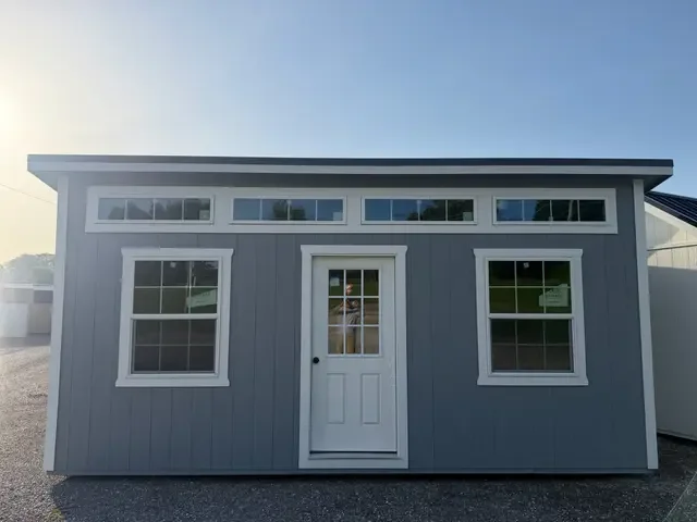Studio 10x20
