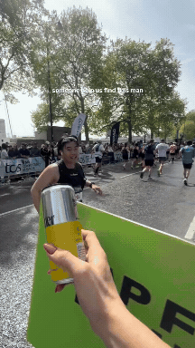 Deliveroo CM.gif