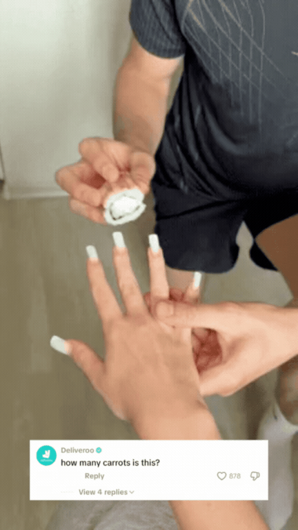 Deliveroo CM (7).gif