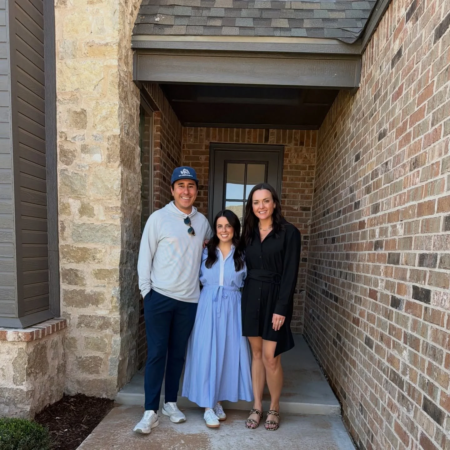 From elementary school besties to handing over the keys, life really does come full circle. 🤍

Jade &amp; Jeremy (and the real decision-maker, Murphy 🐾) have finally made it HOME from Scottsdale, and I just know that boy is going to love his backya