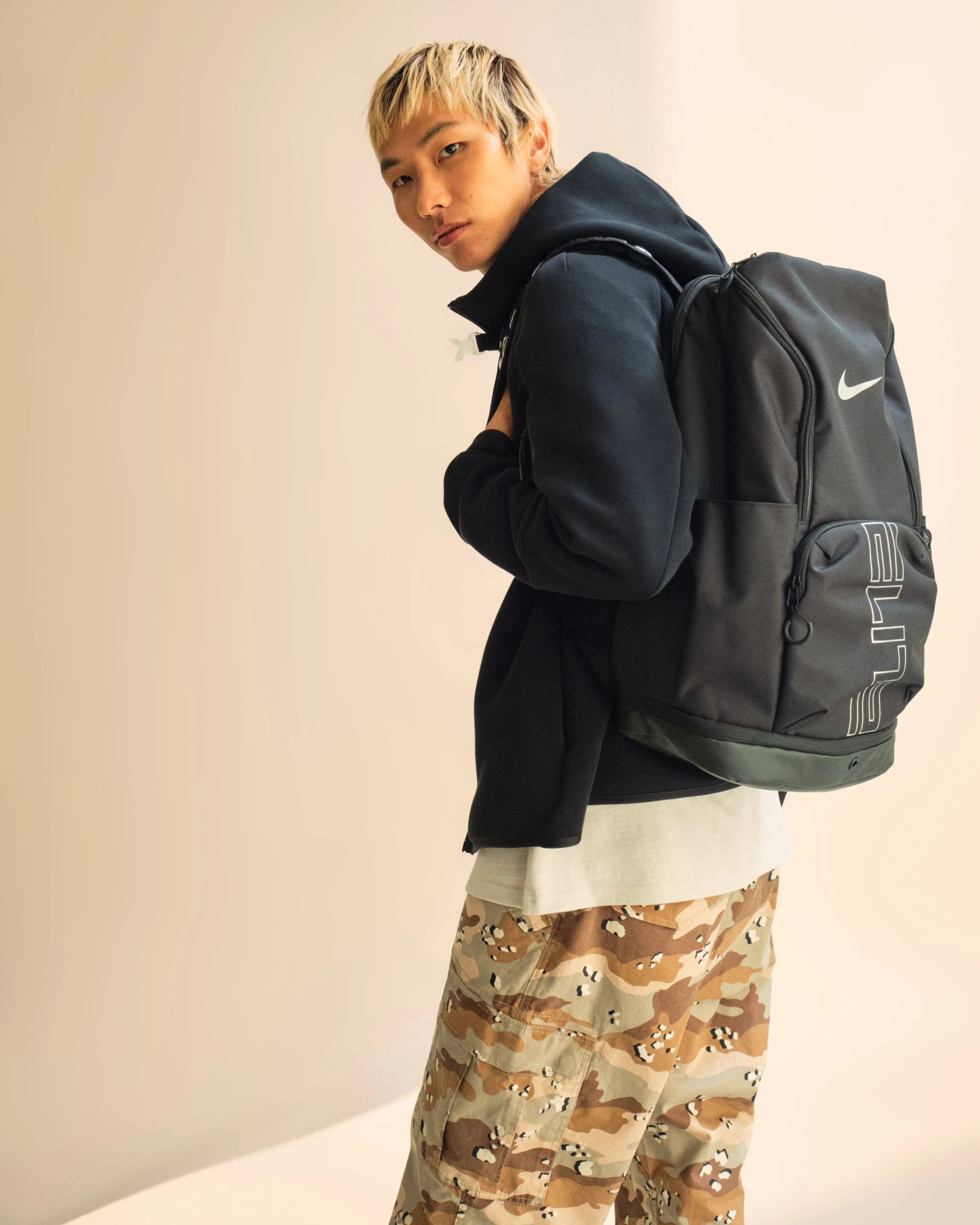 FL_Q3_BTS_MENS_NIKE_LIGHTBOX_LOOK15AB_0113_4x5.jpg