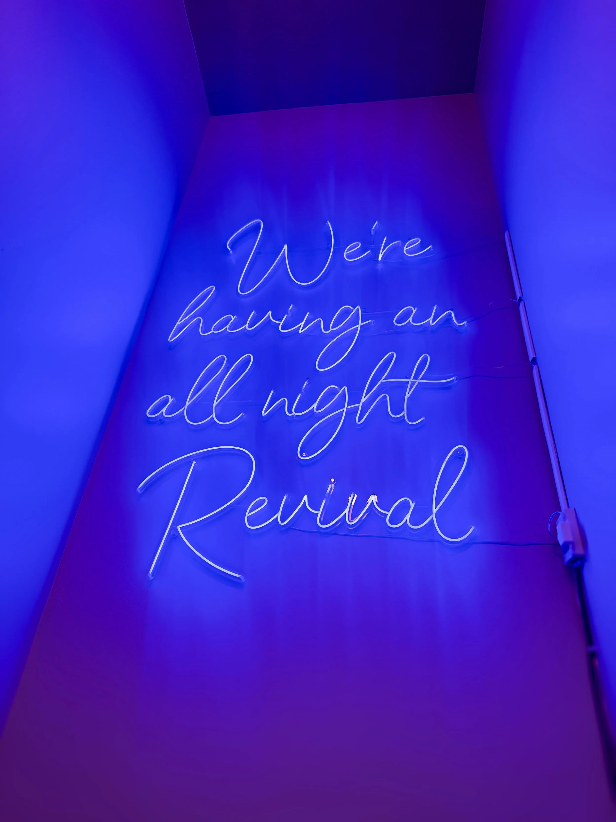 A little glow-up on your way to the next round. ✨🍸 Meet the newest photo op at Revival. 📸 Consider this your sign to stay for one more.