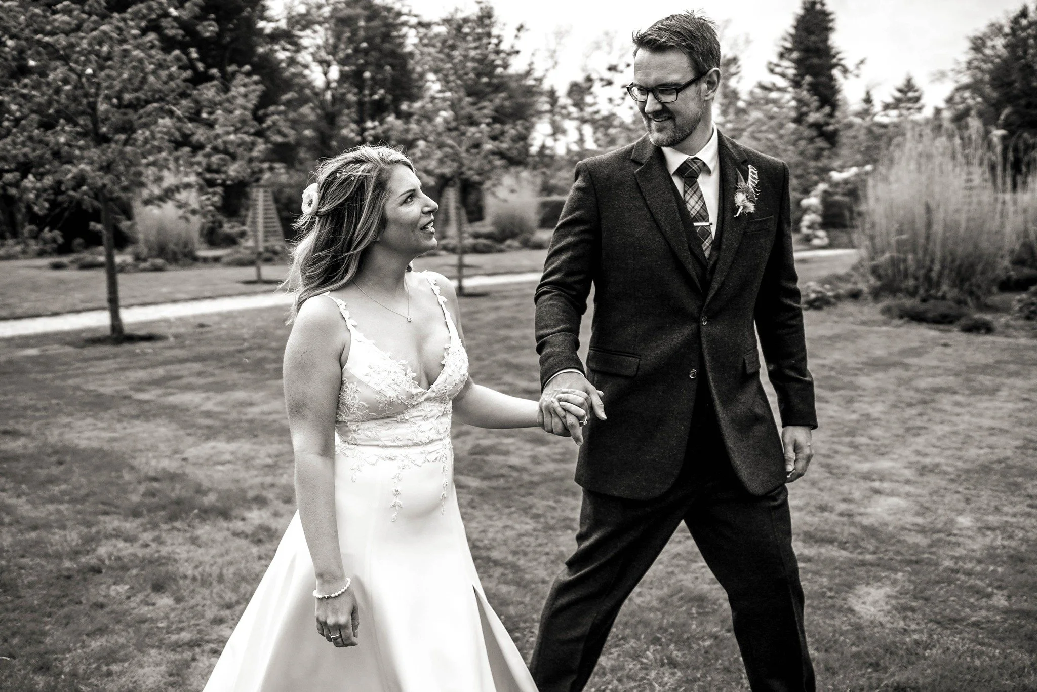 Outdoor UK countryside wedding with bridal makeup by Elisa Flowers, soft glam beauty and natural wedding day glow