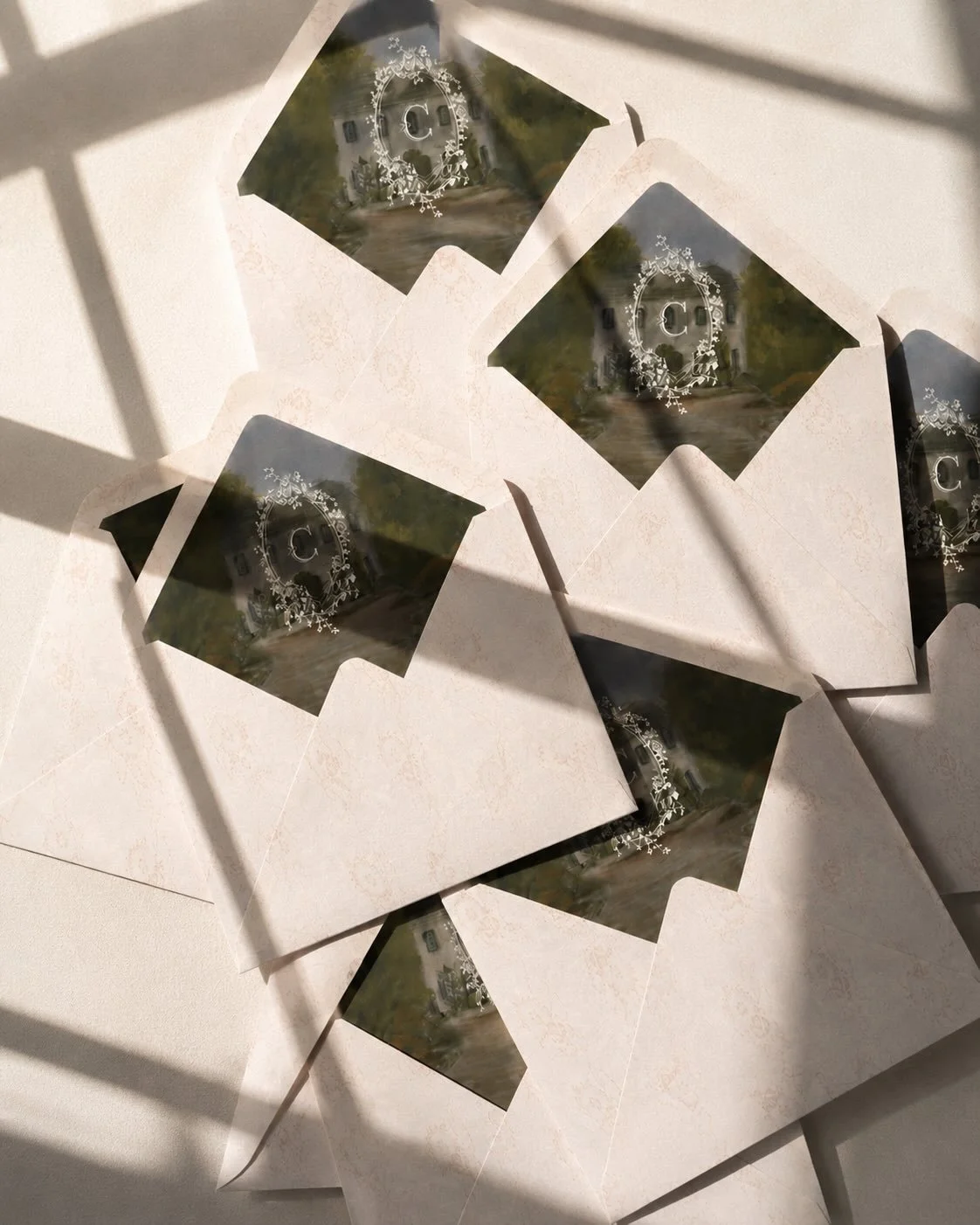 Custom envelopes &amp; liners never go out of style #weddingphotography #weddingstationery #weddingplanner #luxuryweddings