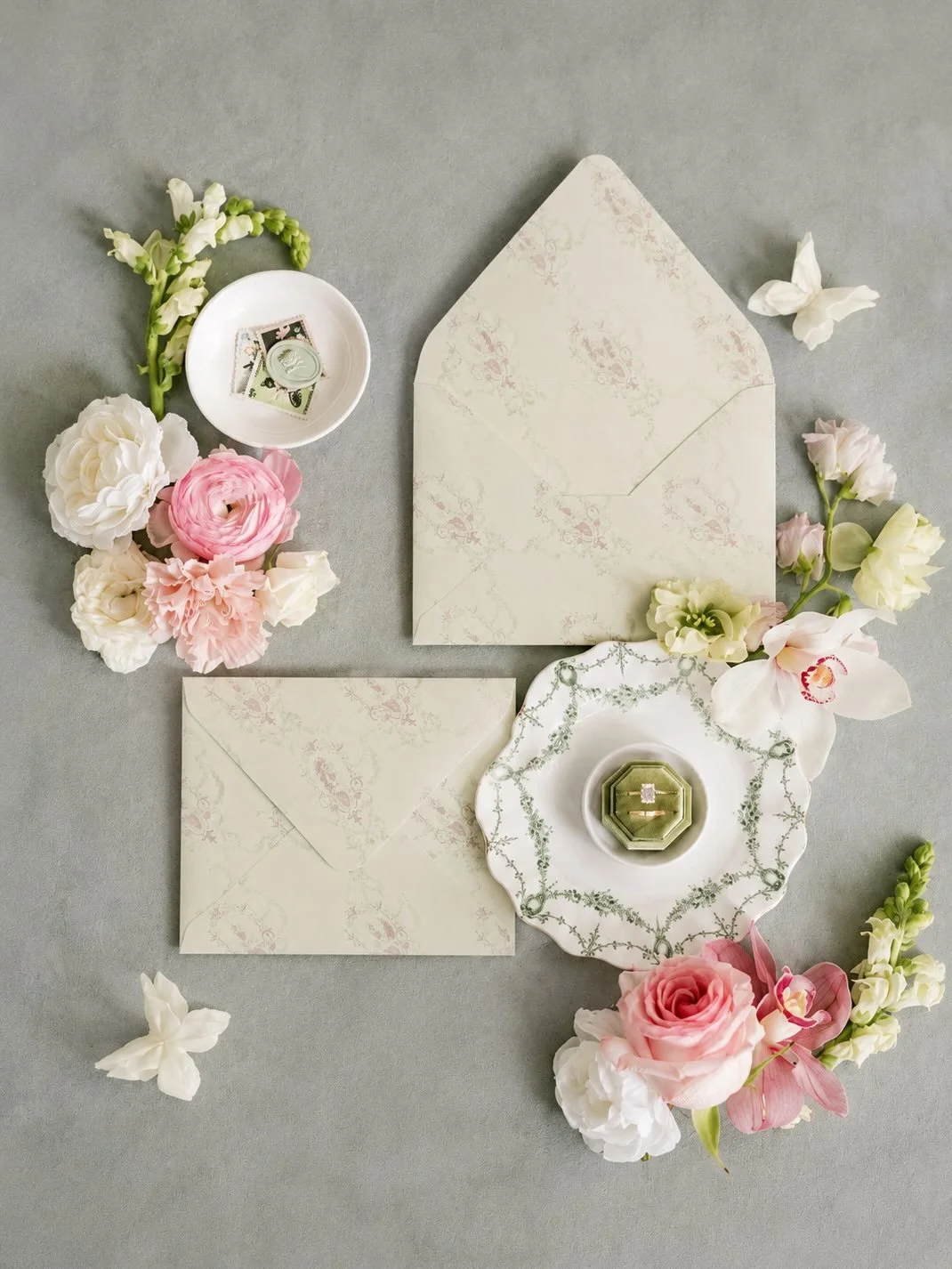 These custom envelopes elevate all and every stationery suite