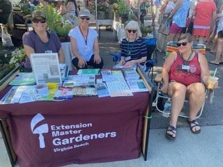 Master Gardeners at Ask a Master Event