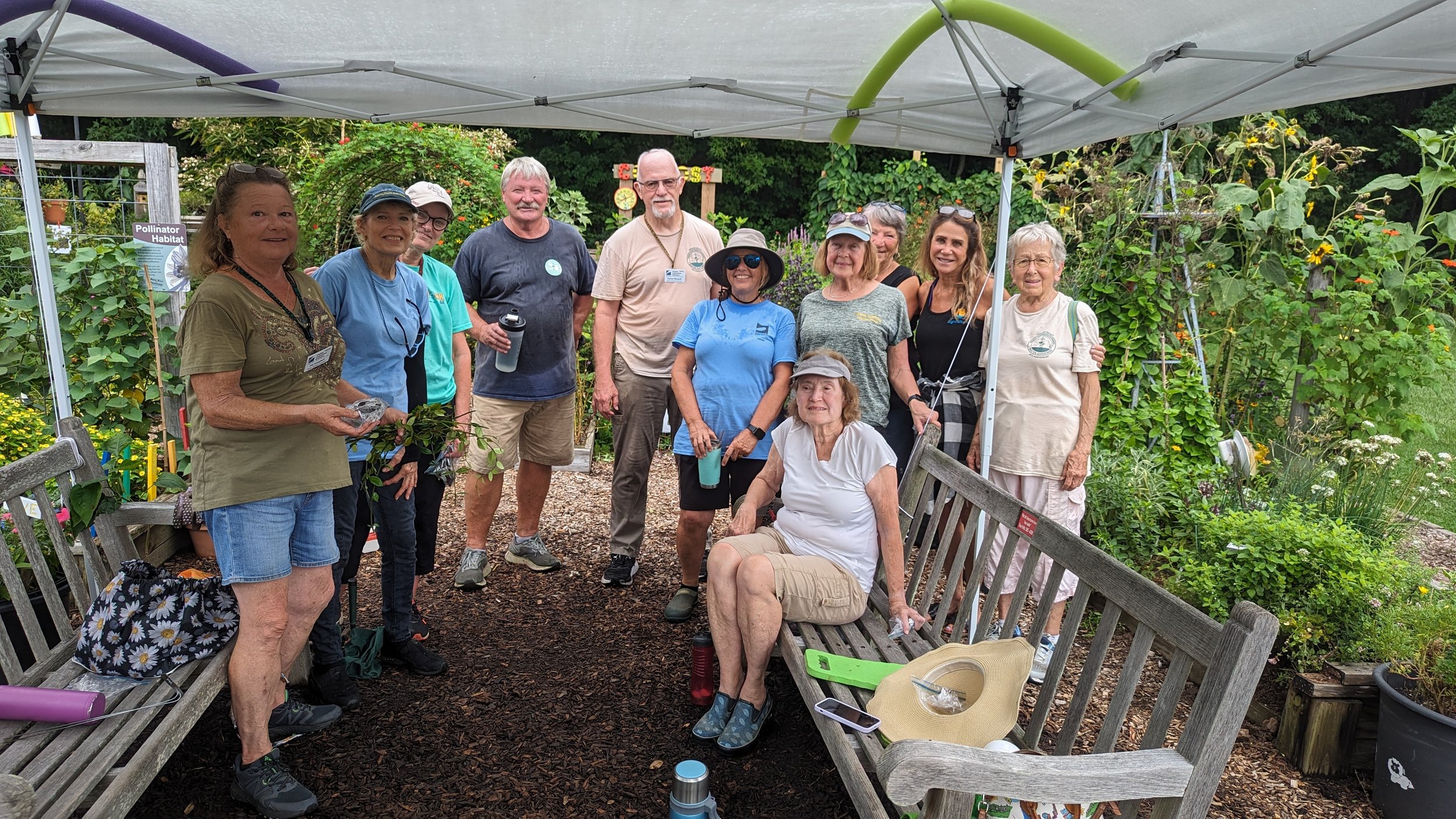 Master Gardeners at the Farmers Market