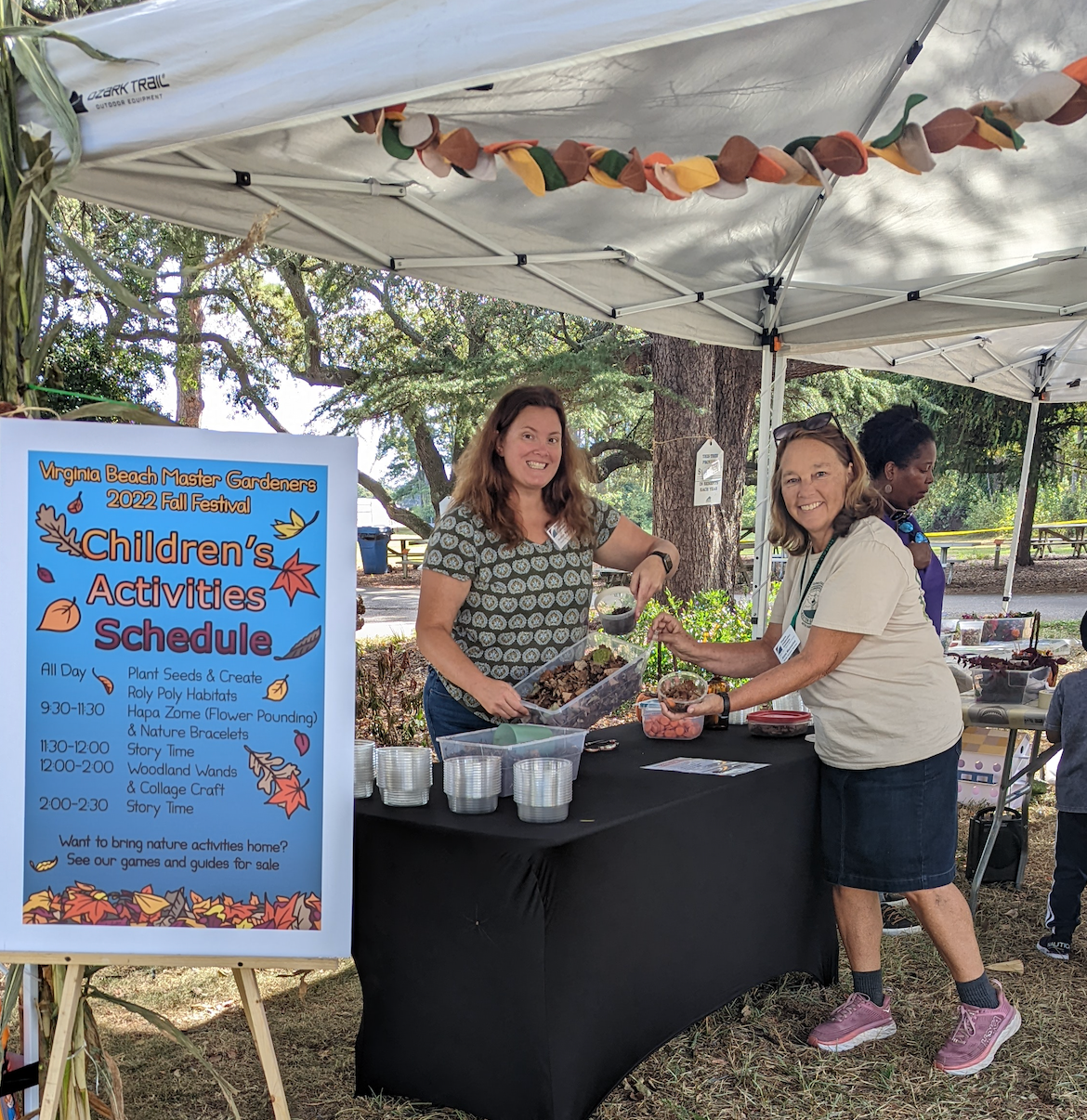 2 master gardeners at the children's activities tent