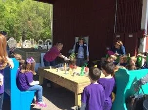 Master Gardeners teaching youth