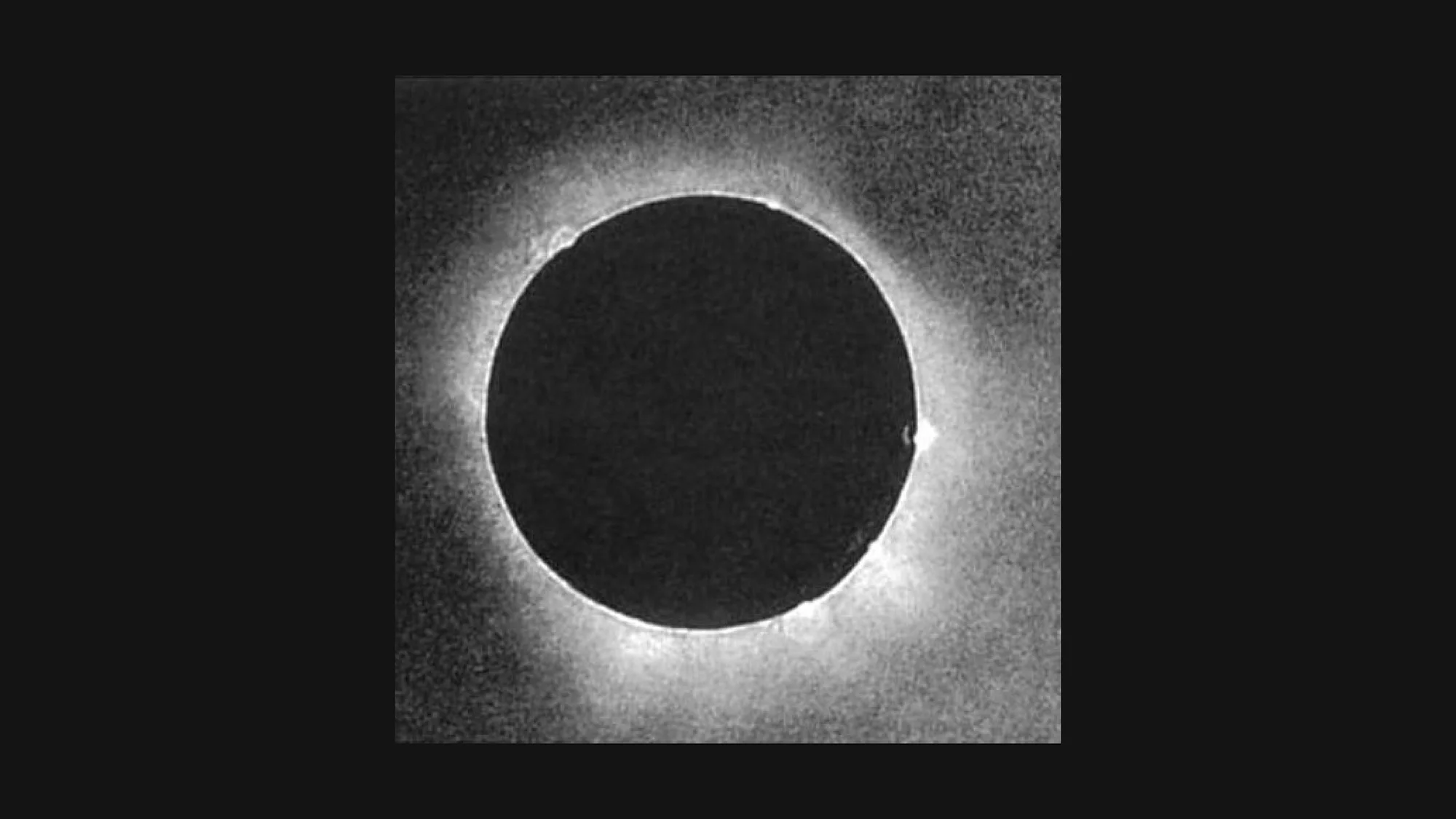 Berkowski 1851: daguerreotype of total solar eclipse revealing corona structure – first known photograph of a solar eclipse