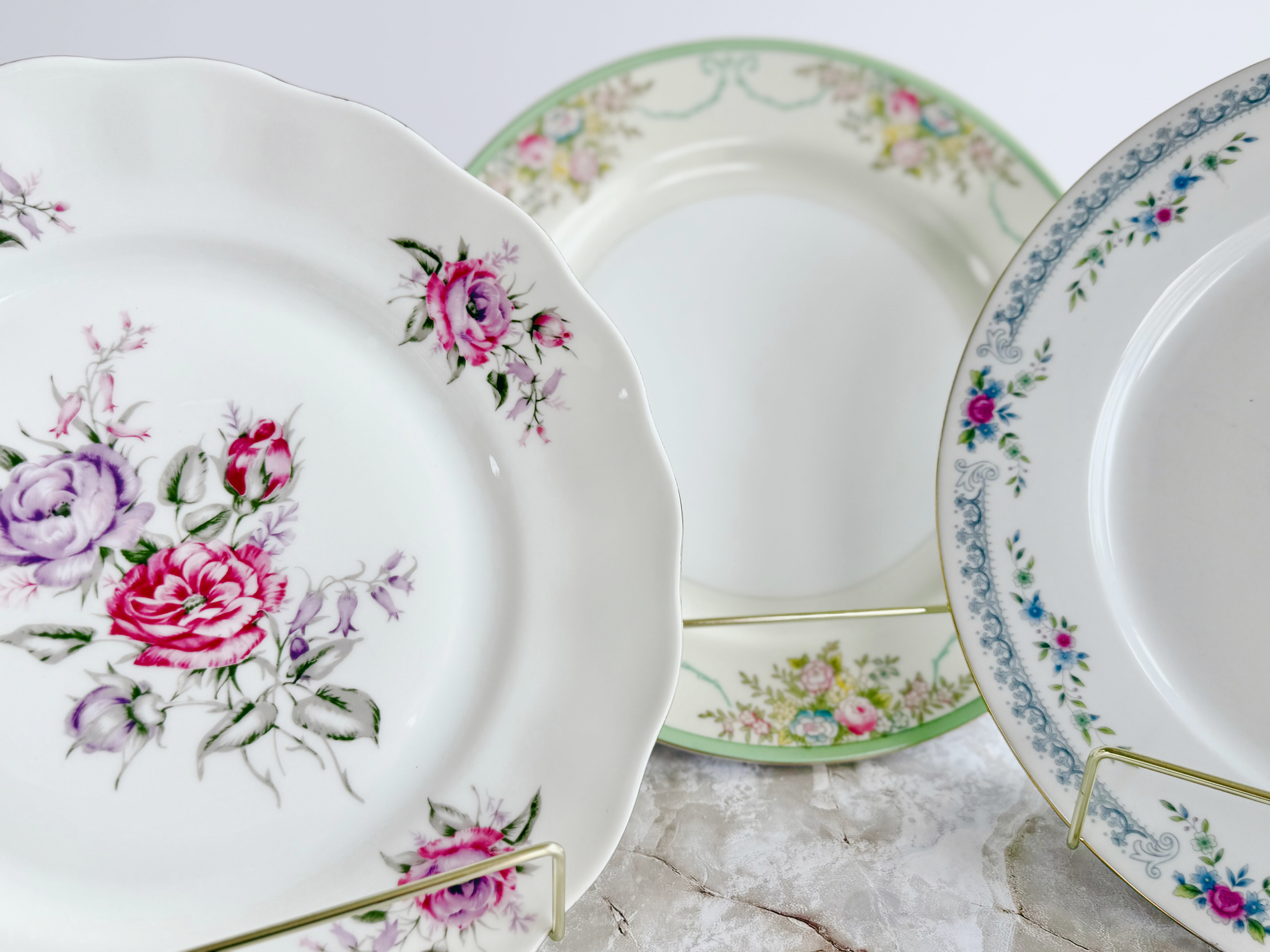 Gold Plates on Stands (2).png