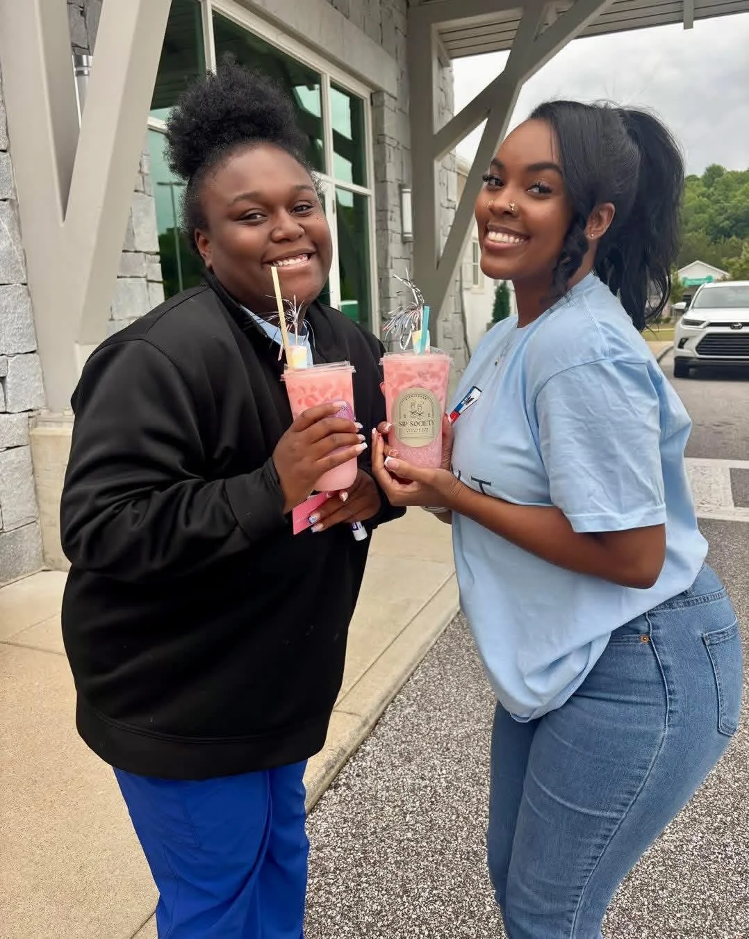 Sip Society loves our teachers!!! ✨

Thanks to Calera Elementary and Ardent Greystone for letting us come set up and celebrate their teachers last week!!