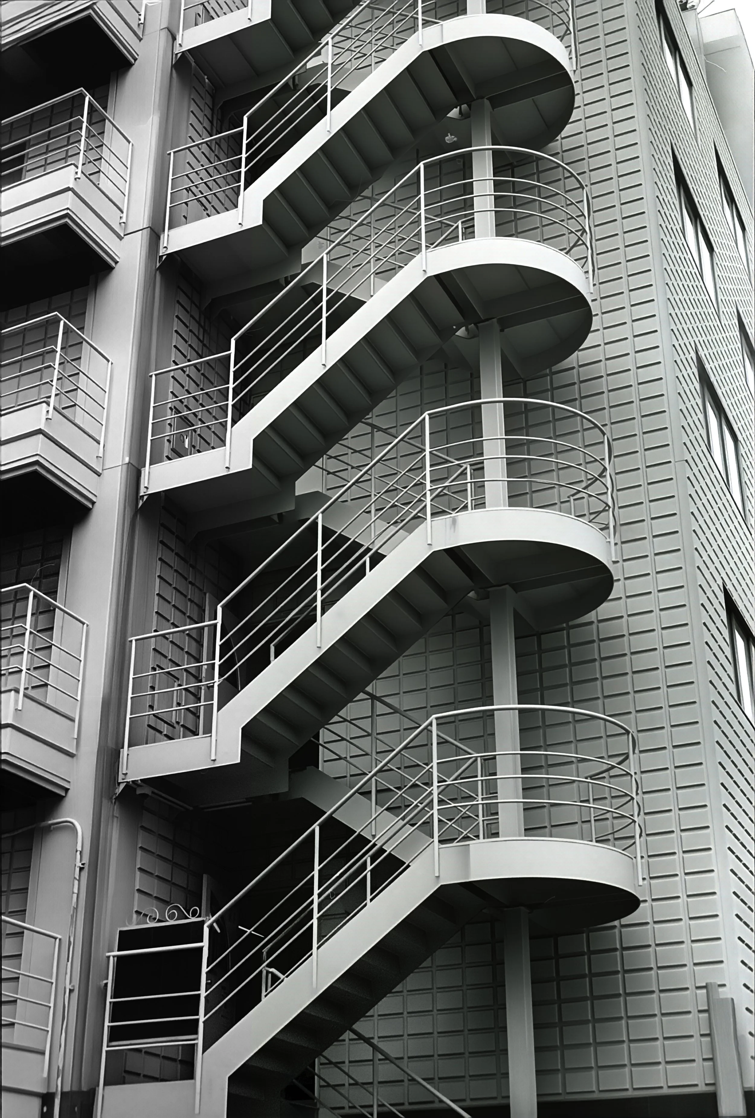 QR  171553Yoko Hotel New Grand  Rollei RPX 400 (2) copy.jpeg