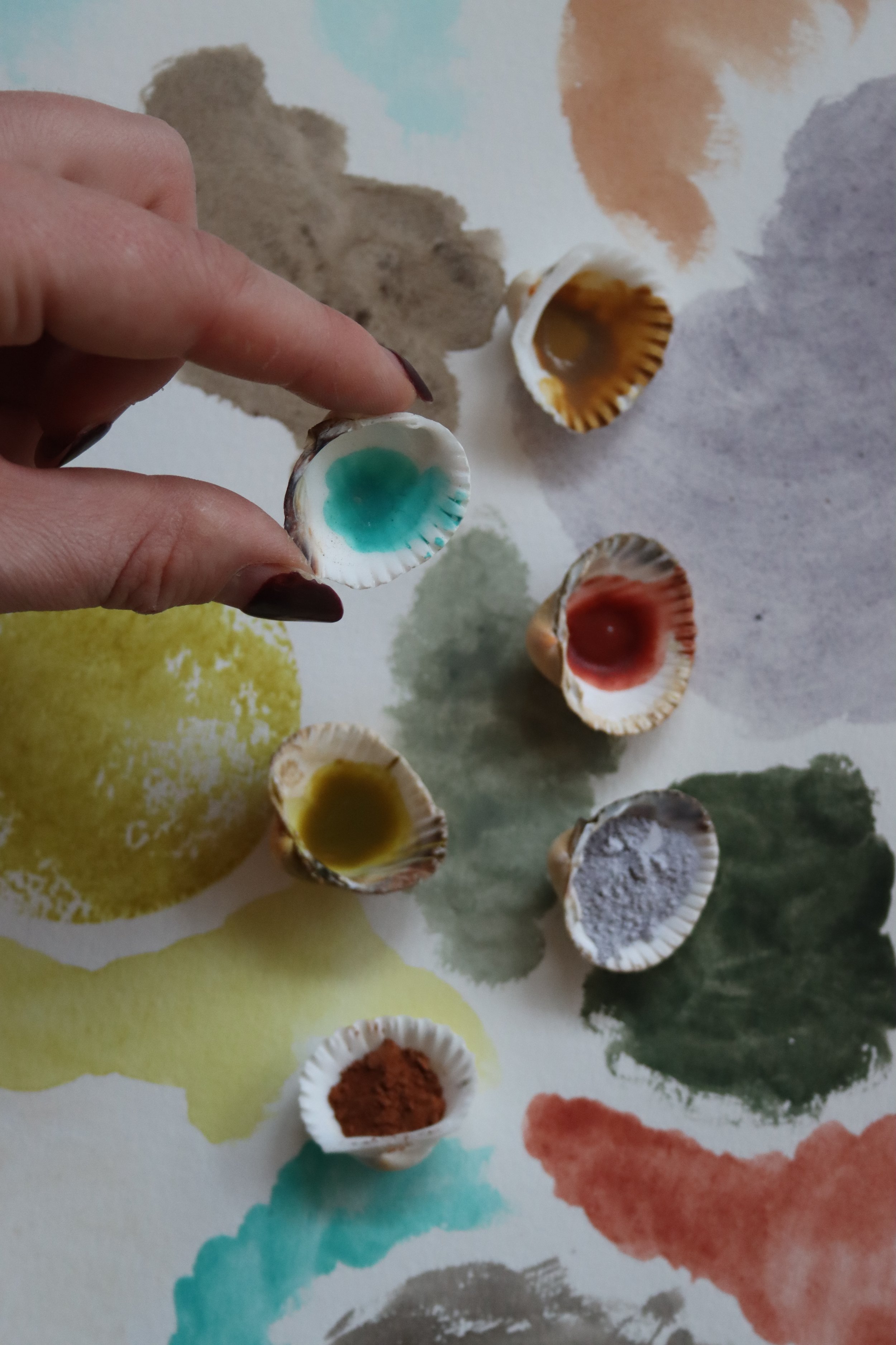 Watercolour and pigment shell pans and swatches