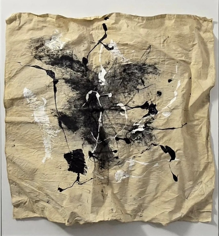 Black roses: Charcoal and Ink on Raw Canvas, 90 × 90 cm (Unframed)
(2024)

Price:
On request