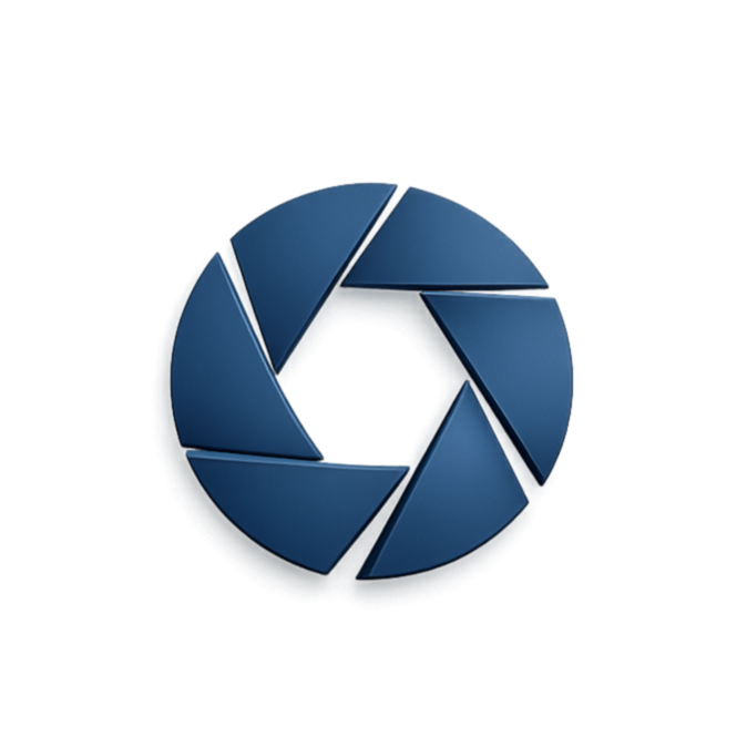 Stilisierte Kamerablende in Marineblau, symbolisiert die Planung und Installation von IP-Kameras zur Videoüberwachung