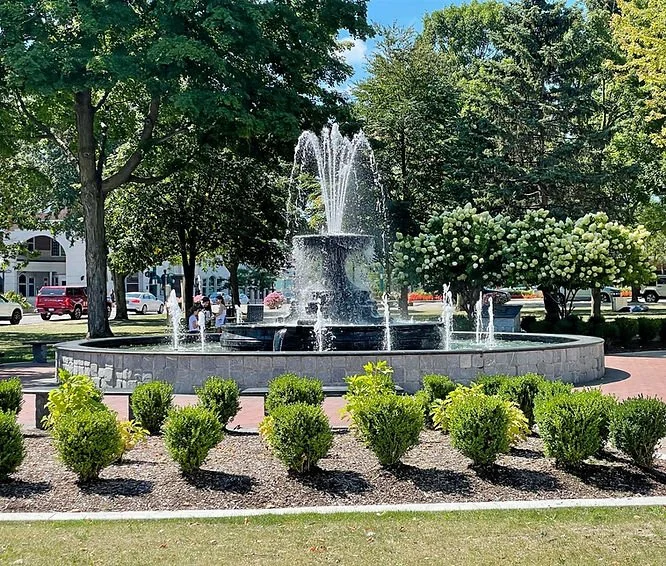 Kellogg Park Fountain.jpg
