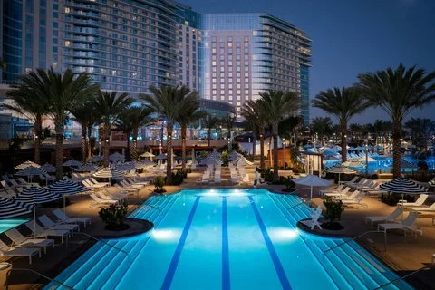 Gaylord Resorts - Pools