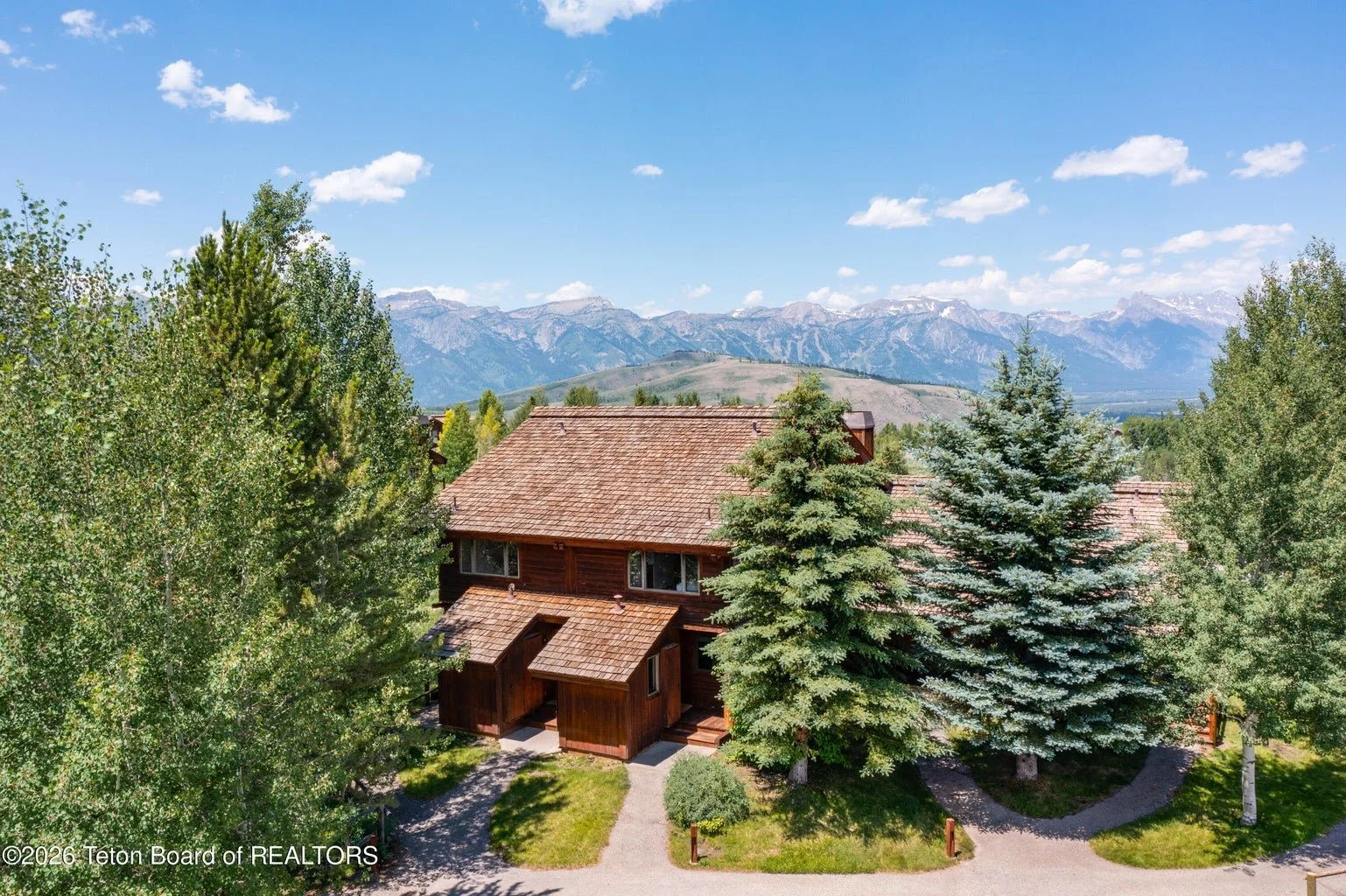 1668 N EAST BUTTE Jackson, WY 83001
$1,525,000 l MLS# 26-261