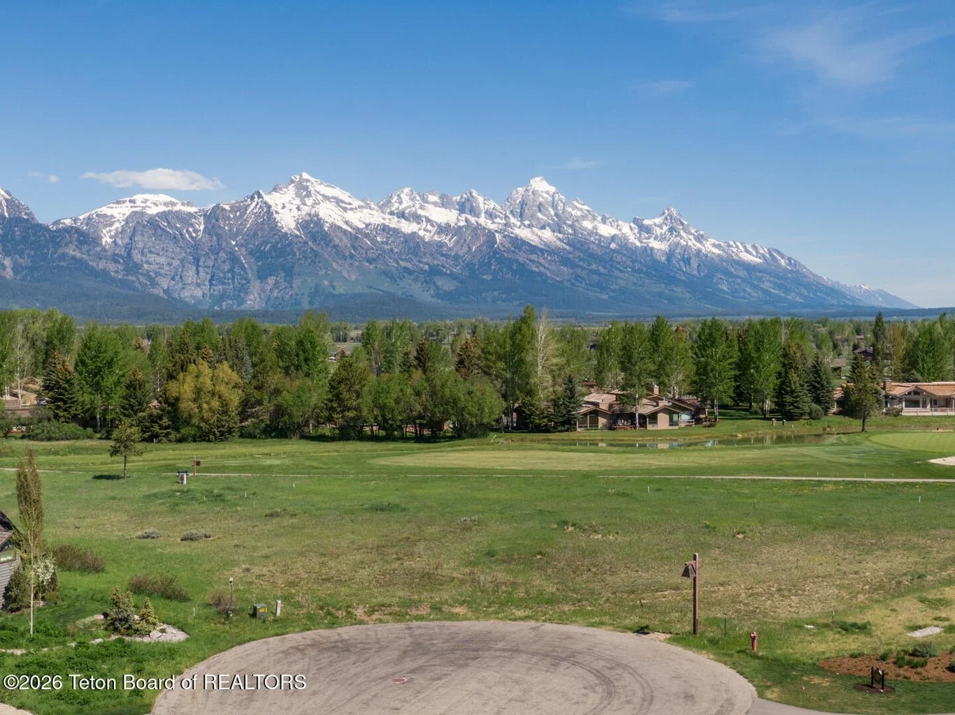 6365 N Junegrass Road, Jackson WY
$2,275,000 l MLS#26-118
