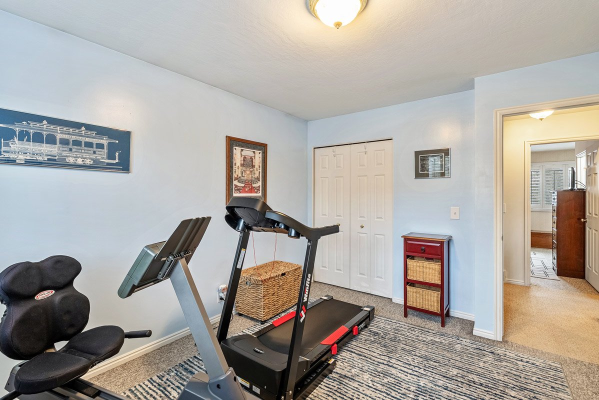 26 - 2268 Ina Ave.jpg