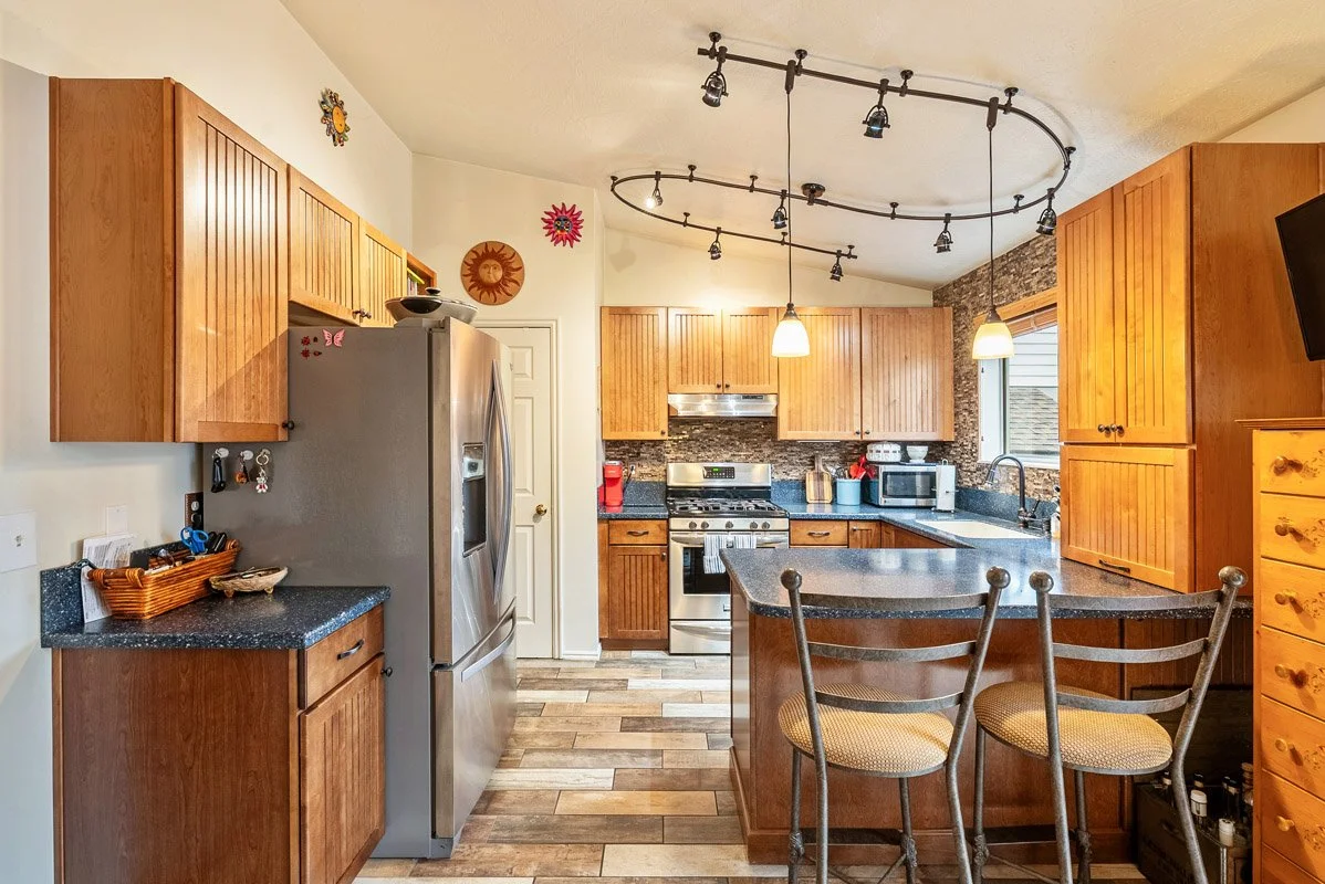 7 - 2268 Ina Ave.jpg