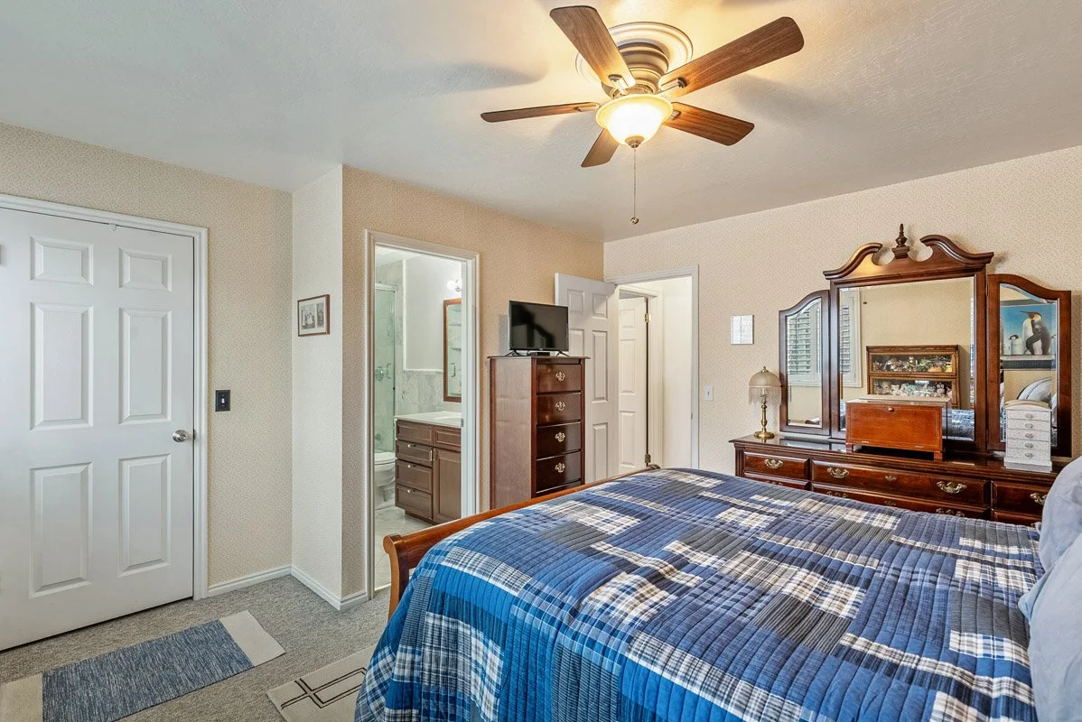 20 - 2268 Ina Ave.jpg