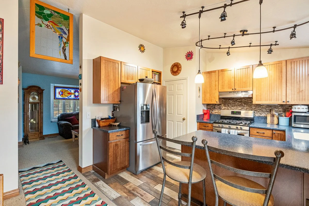 8 - 2268 Ina Ave.jpg