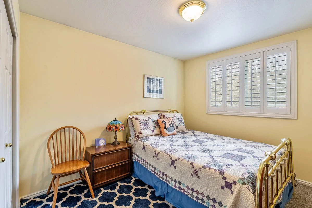 22 - 2268 Ina Ave.jpg