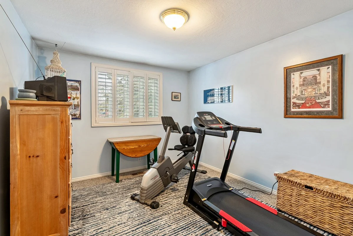 25 - 2268 Ina Ave.jpg