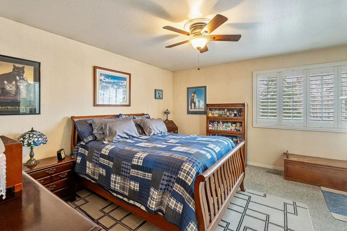 18 - 2268 Ina Ave.jpg