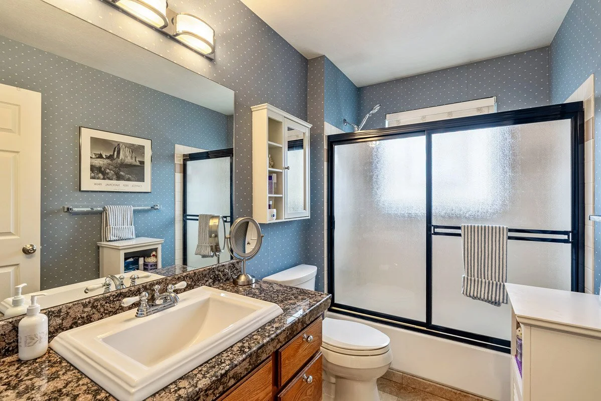 24 - 2268 Ina Ave.jpg