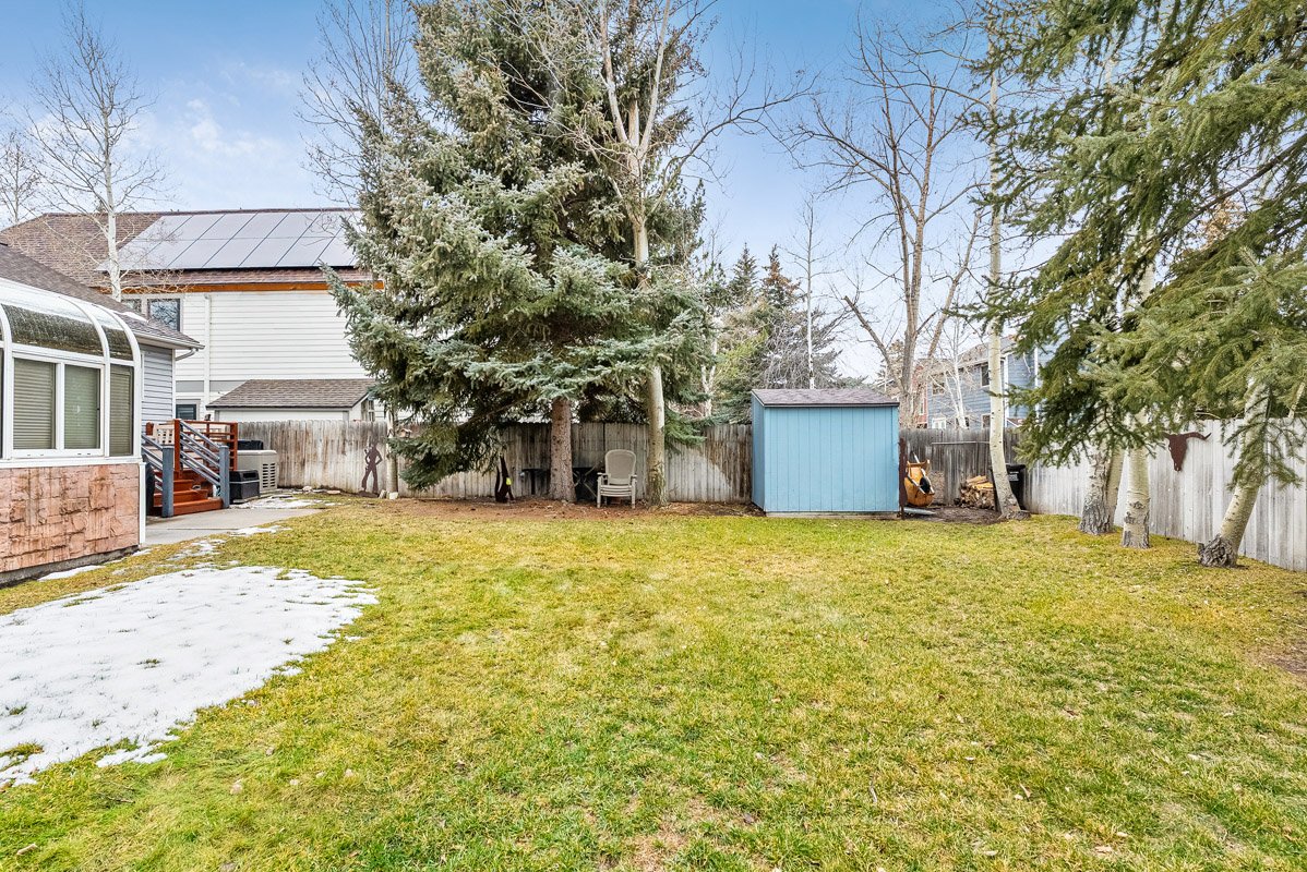 29 - 2268 Ina Ave.jpg