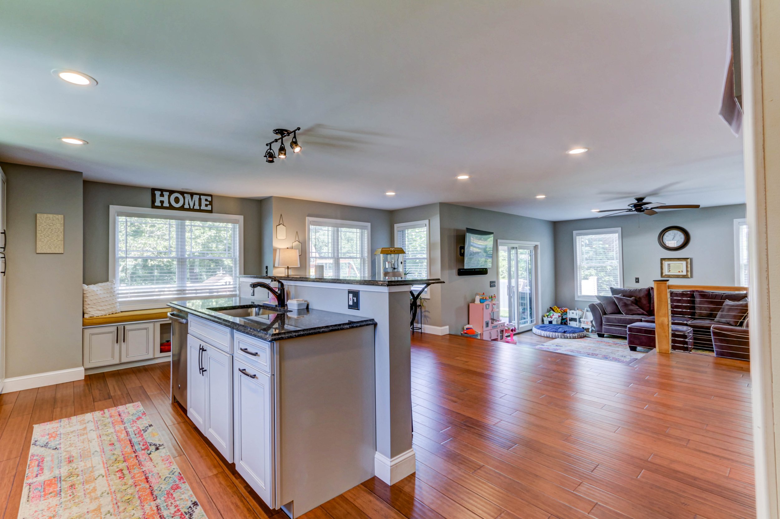 Dog Lady house -13.jpg