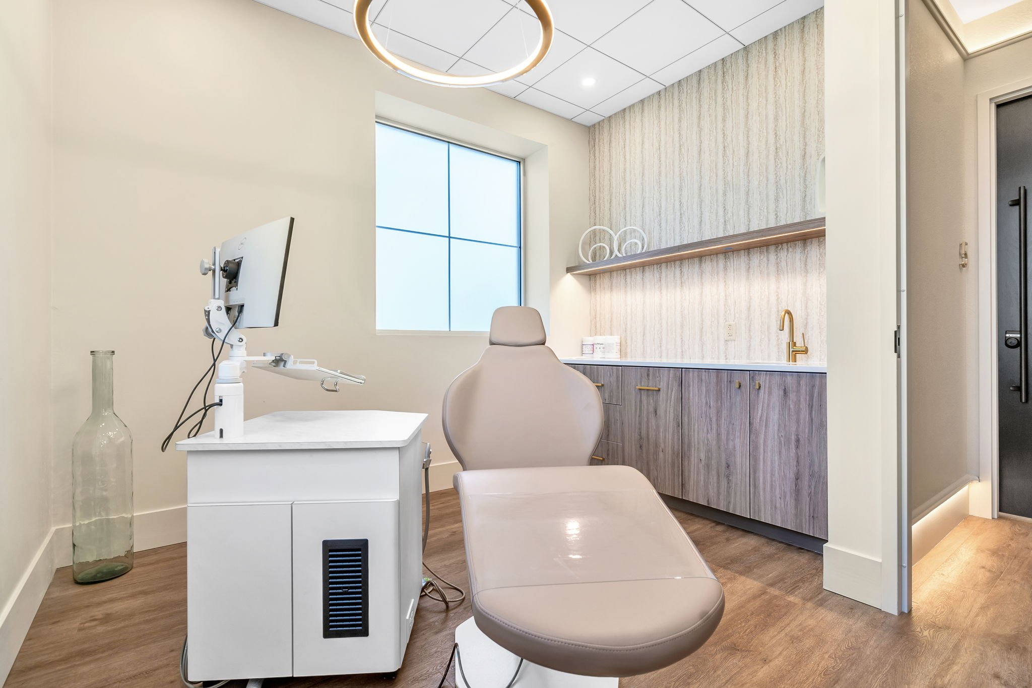 21-web-or-mls-Viva Med Spa-19.jpg