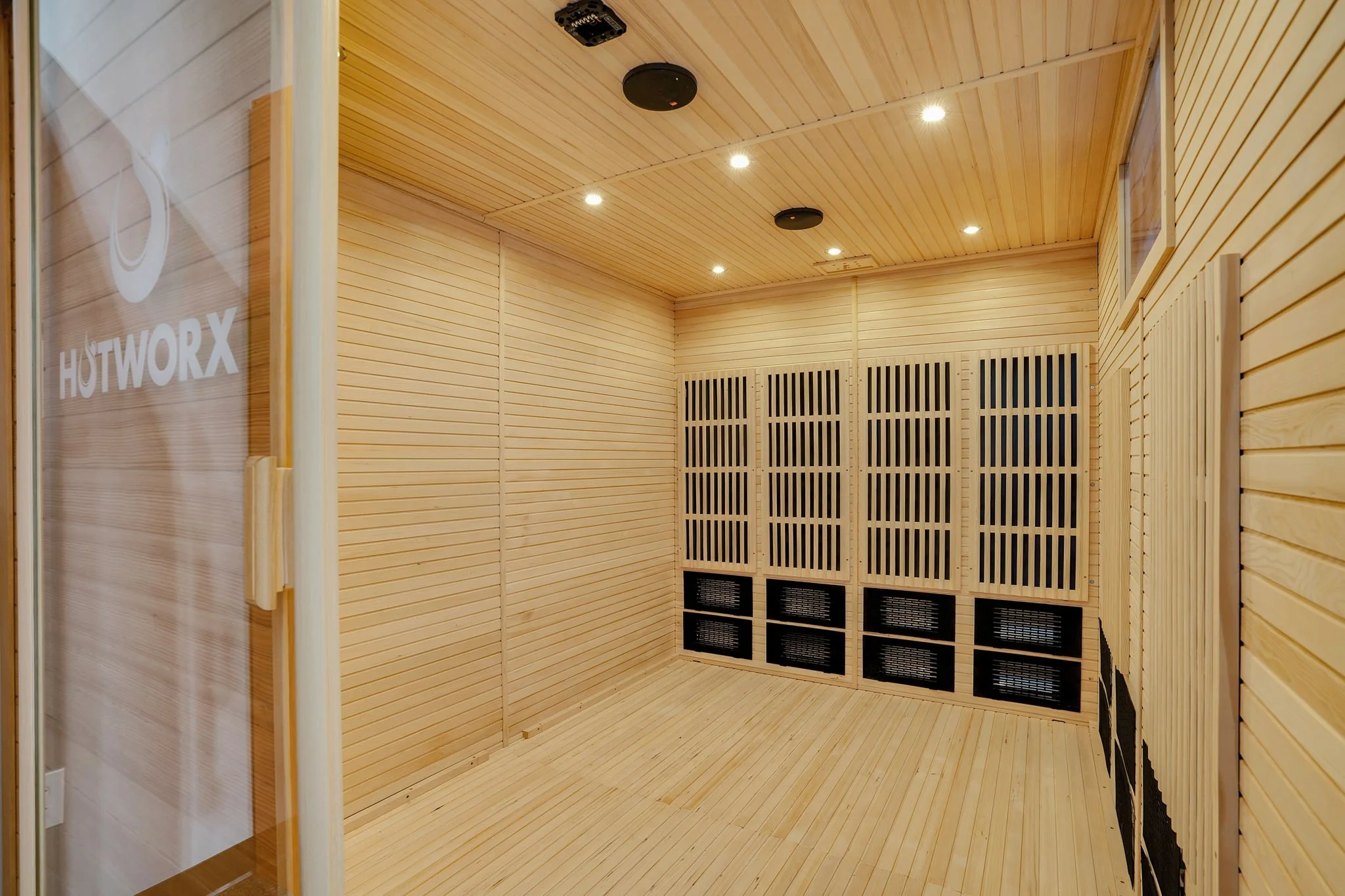 42-web-or-mls-Hotworx-31.jpg