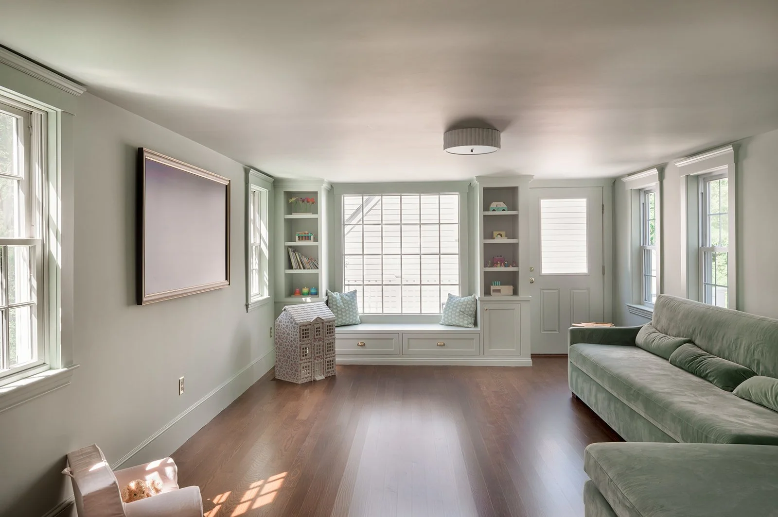 893MainGallery-1.jpg