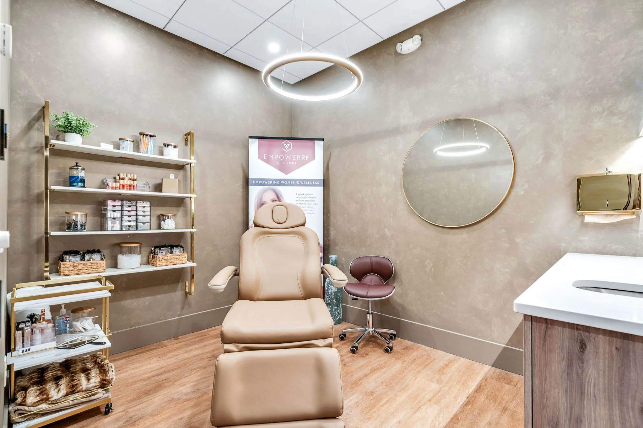 41-web-or-mls-Viva Med Spa-39.jpg