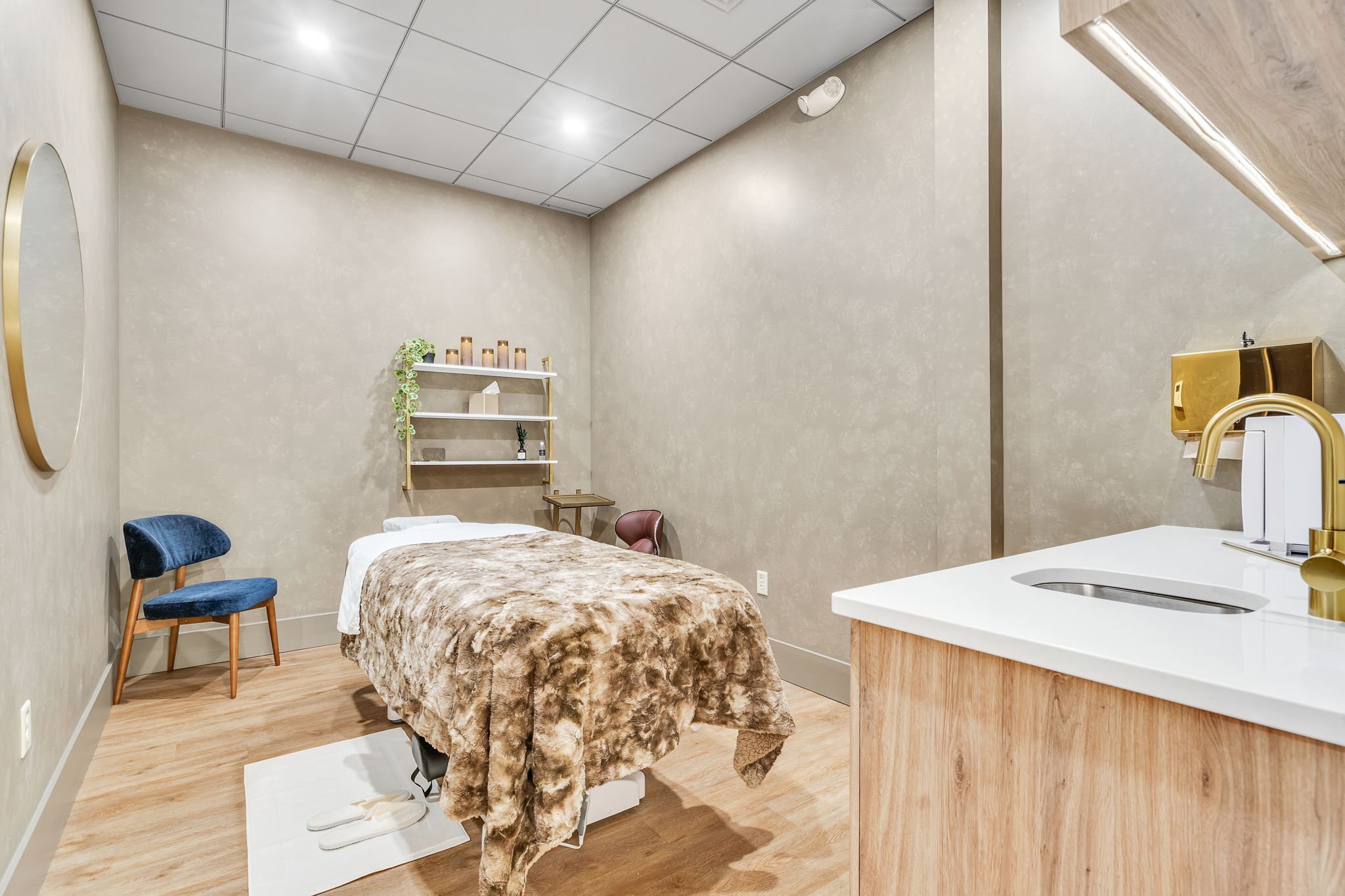24-web-or-mls-Viva Med Spa-22.jpg