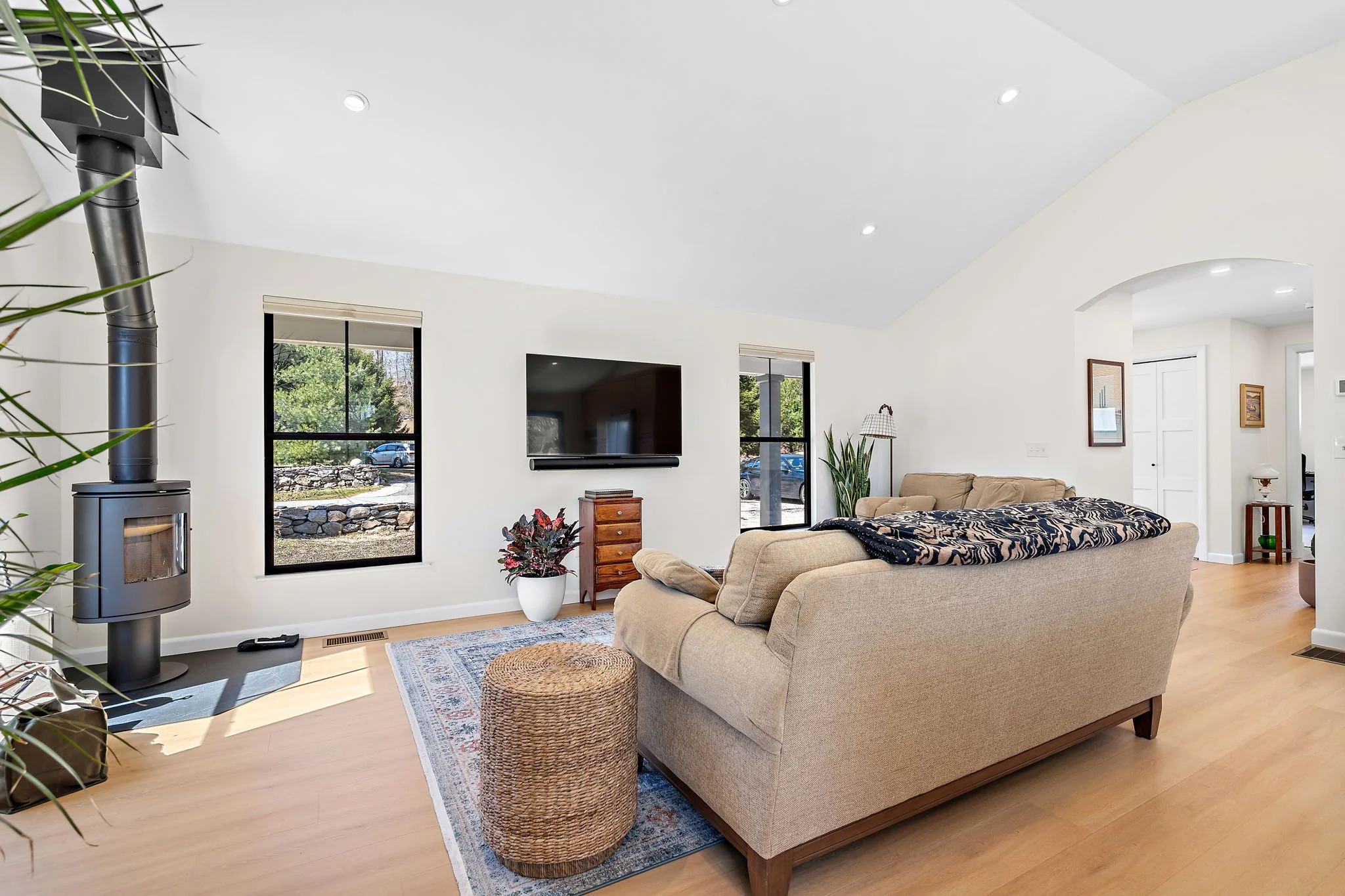 11-web-or-mls-863 Middlebridge-9.jpg