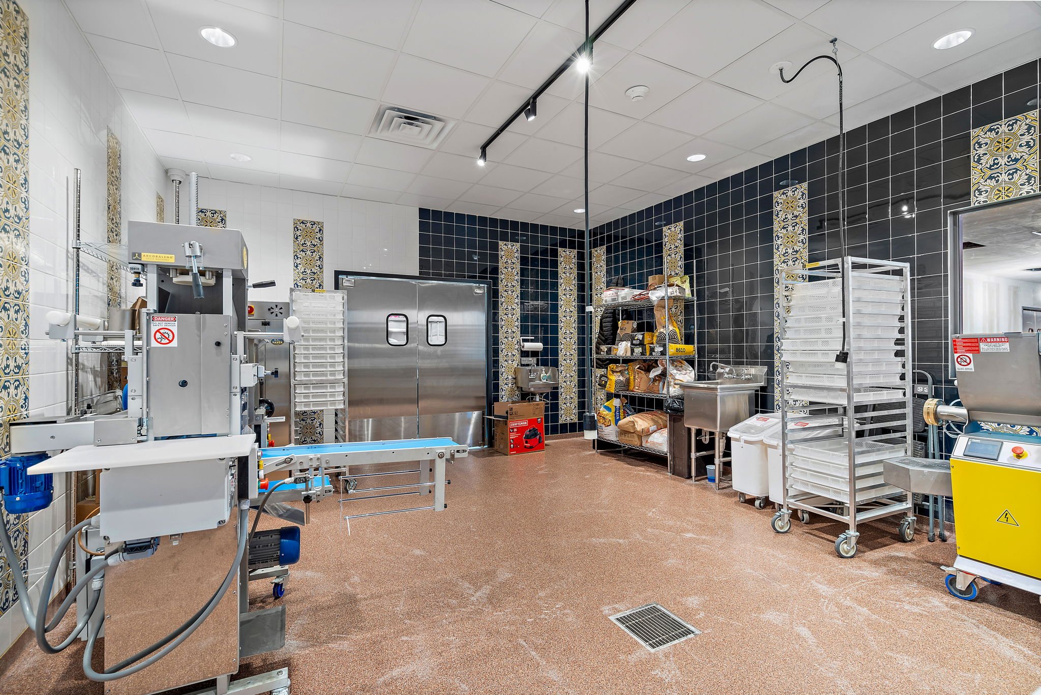 87-web-or-mls-151 Tower Hill Rd-4.jpg