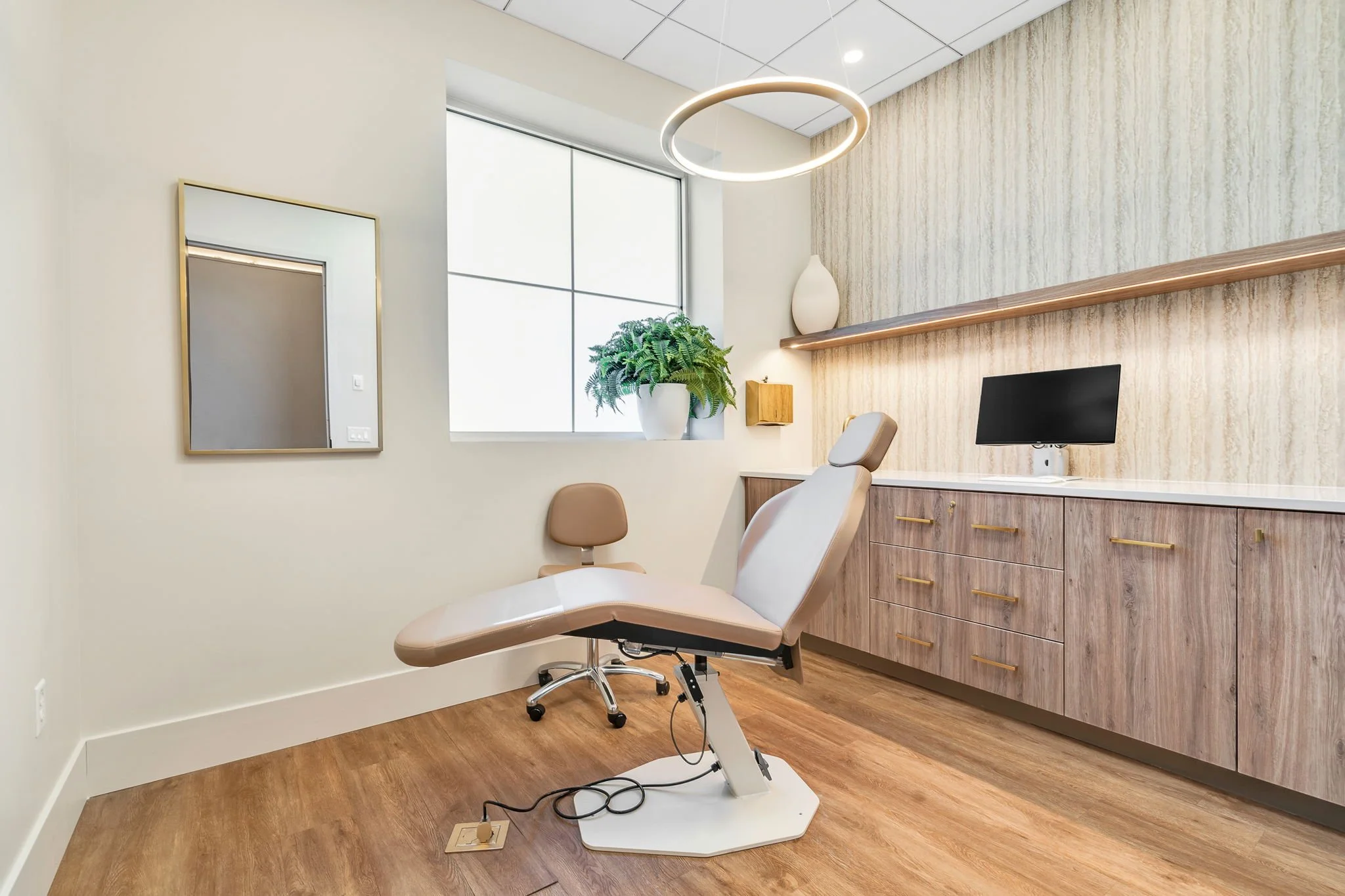 19-web-or-mls-Viva Med Spa-17.jpg