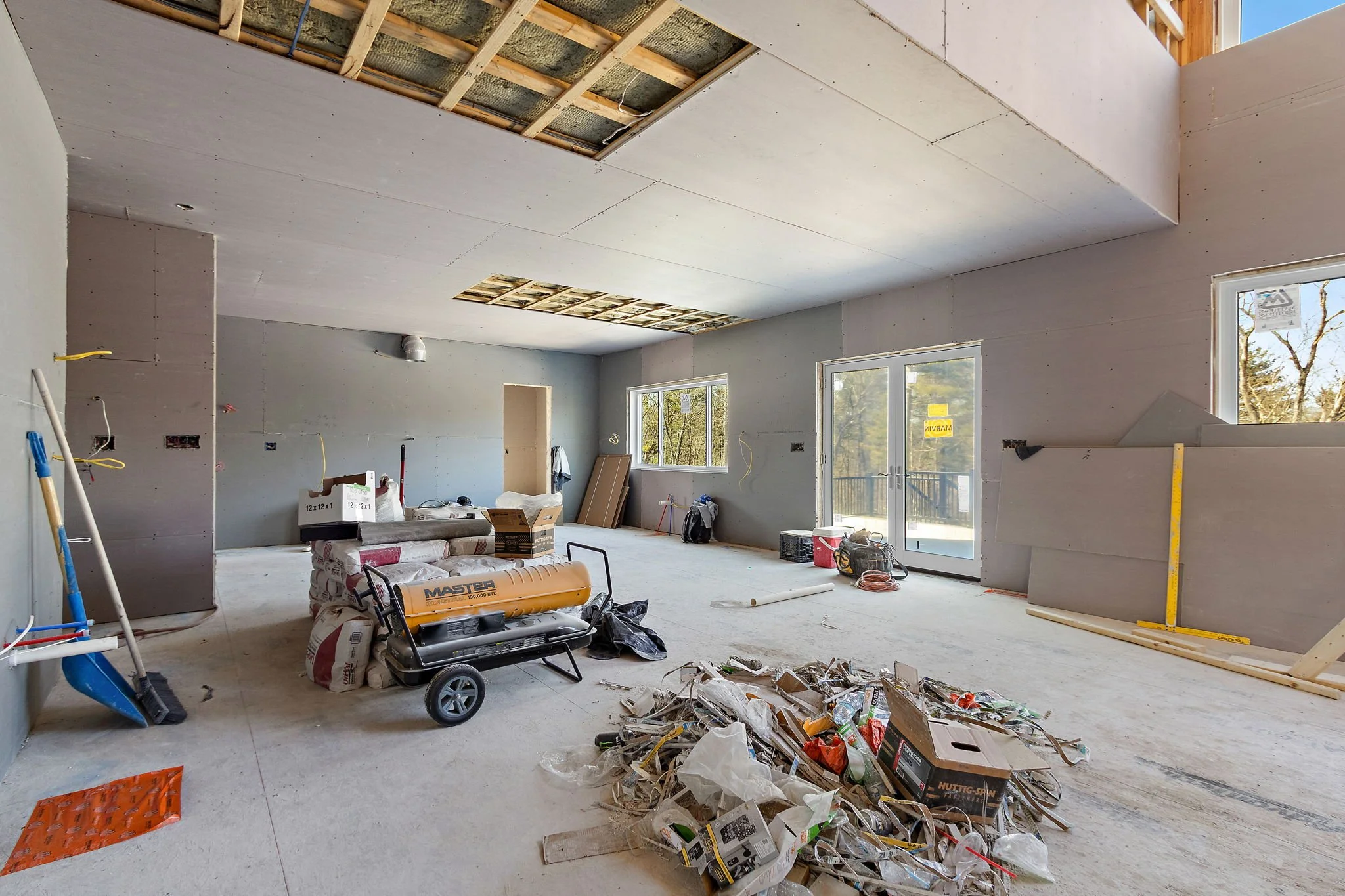 17-web-or-mls-20 Holly Way-6.jpg