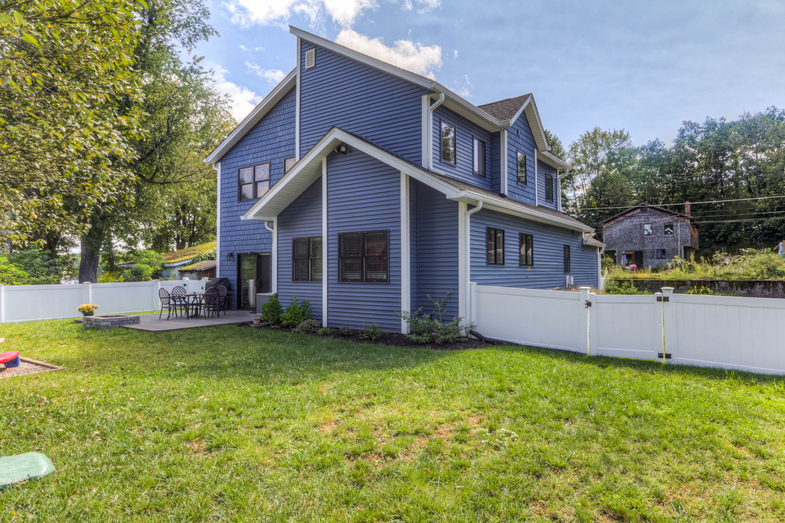 Dog Lady house -2.jpg