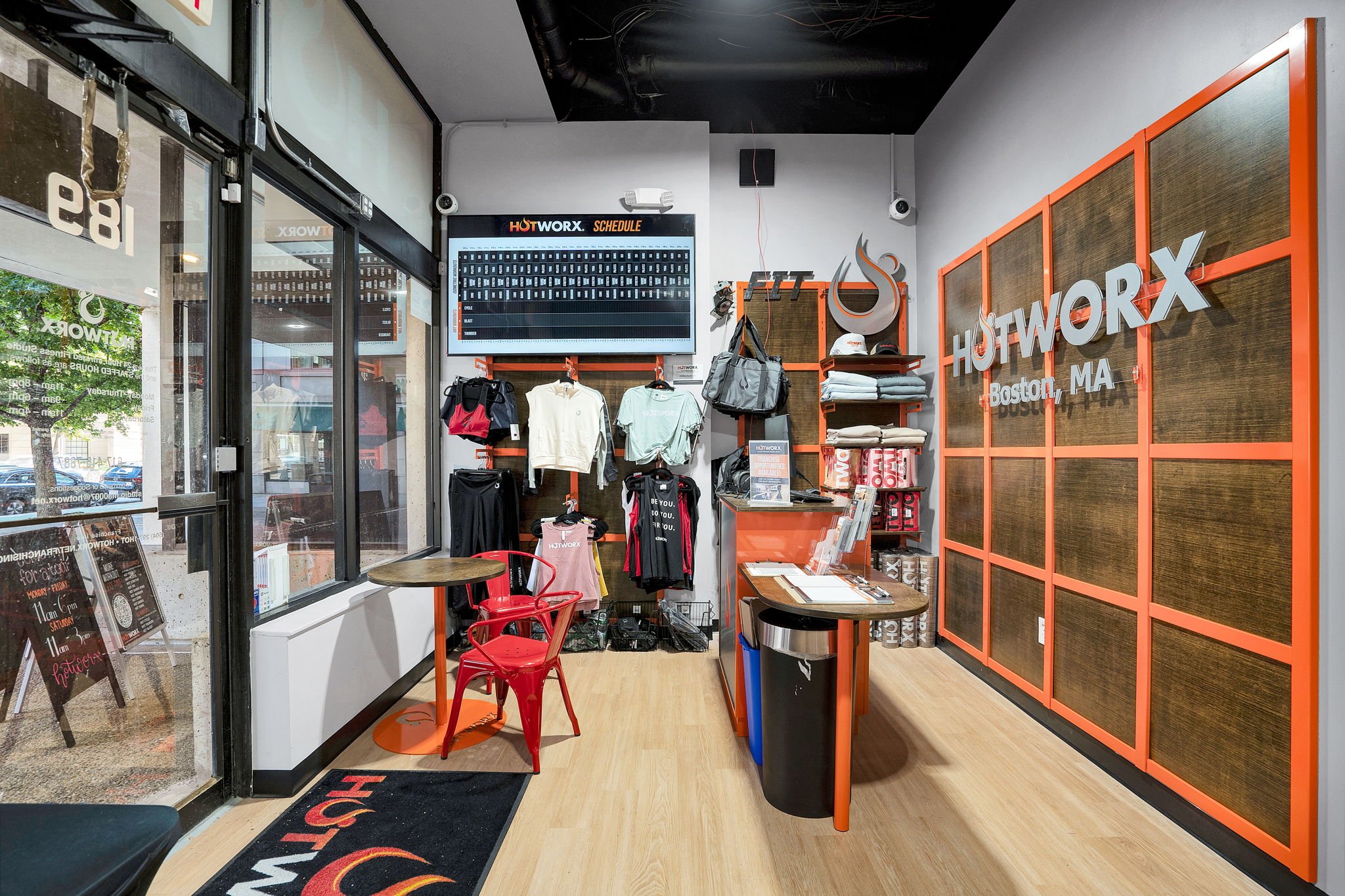 9-web-or-mls-Hotworx-41.jpg