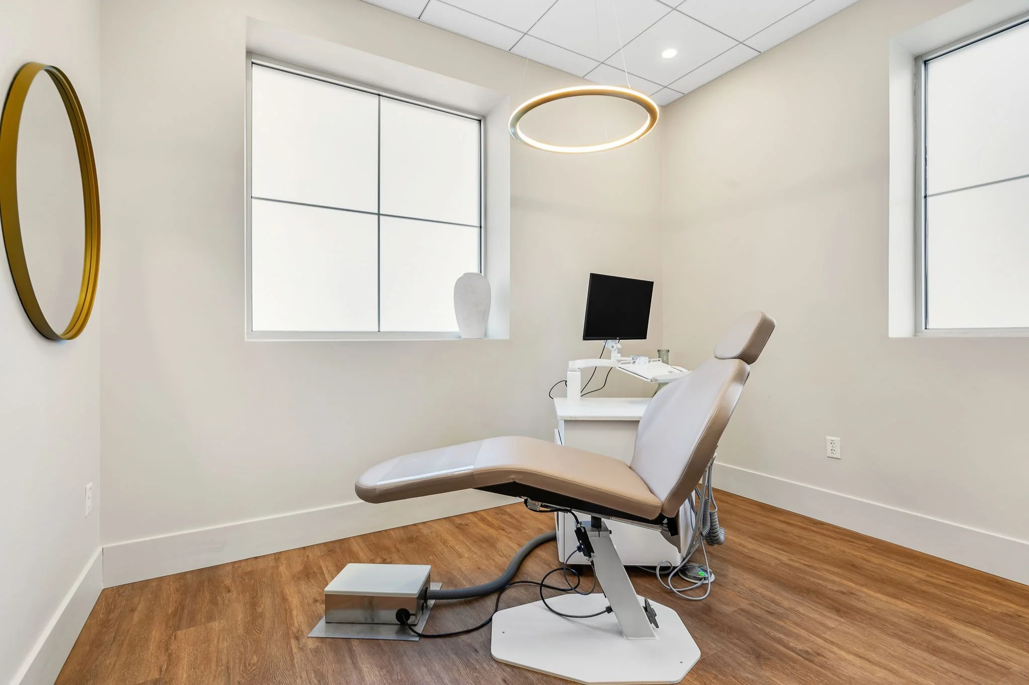 20-web-or-mls-Viva Med Spa-18.jpg