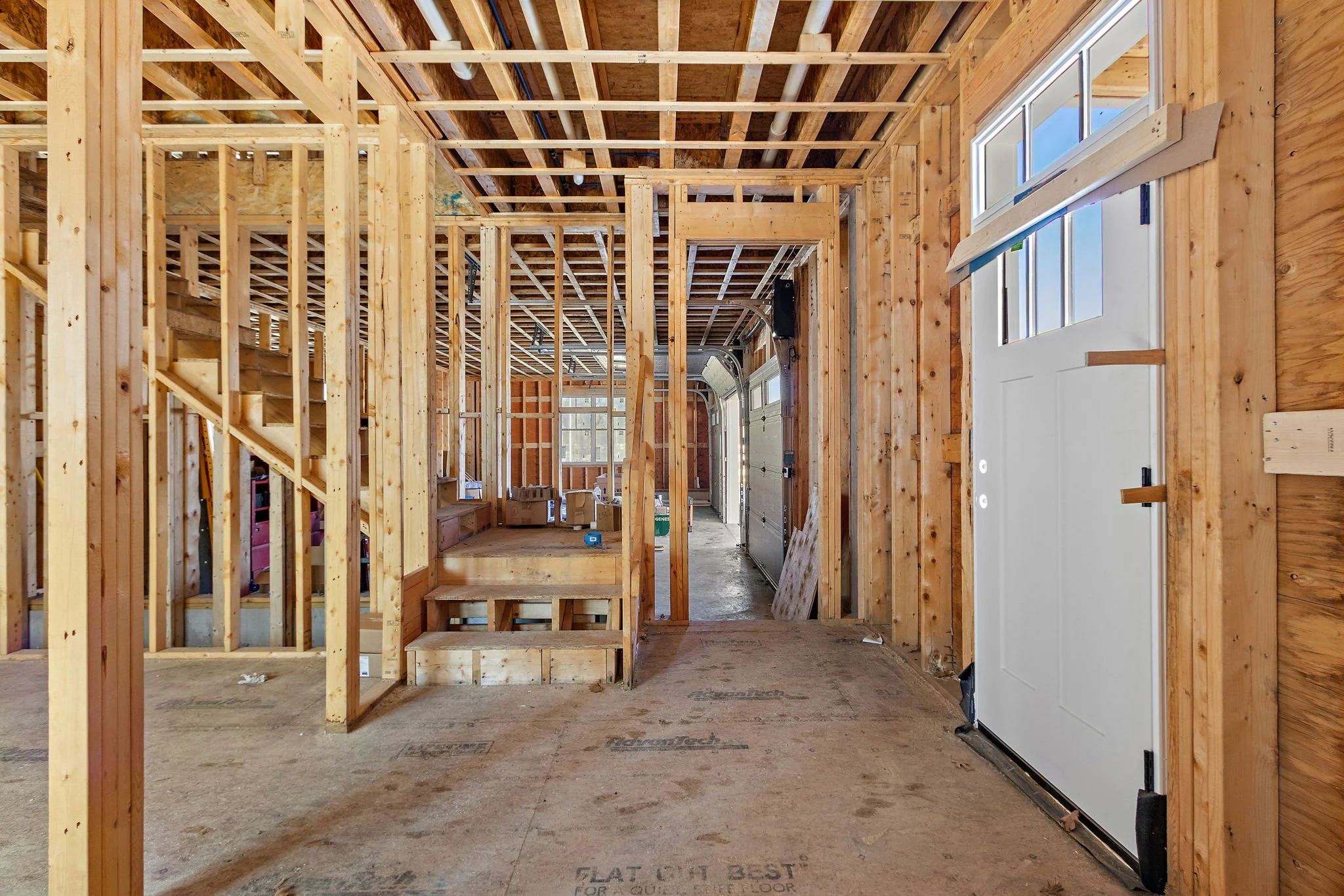 18-web-or-mls-15 Isabella Circle-2.jpg