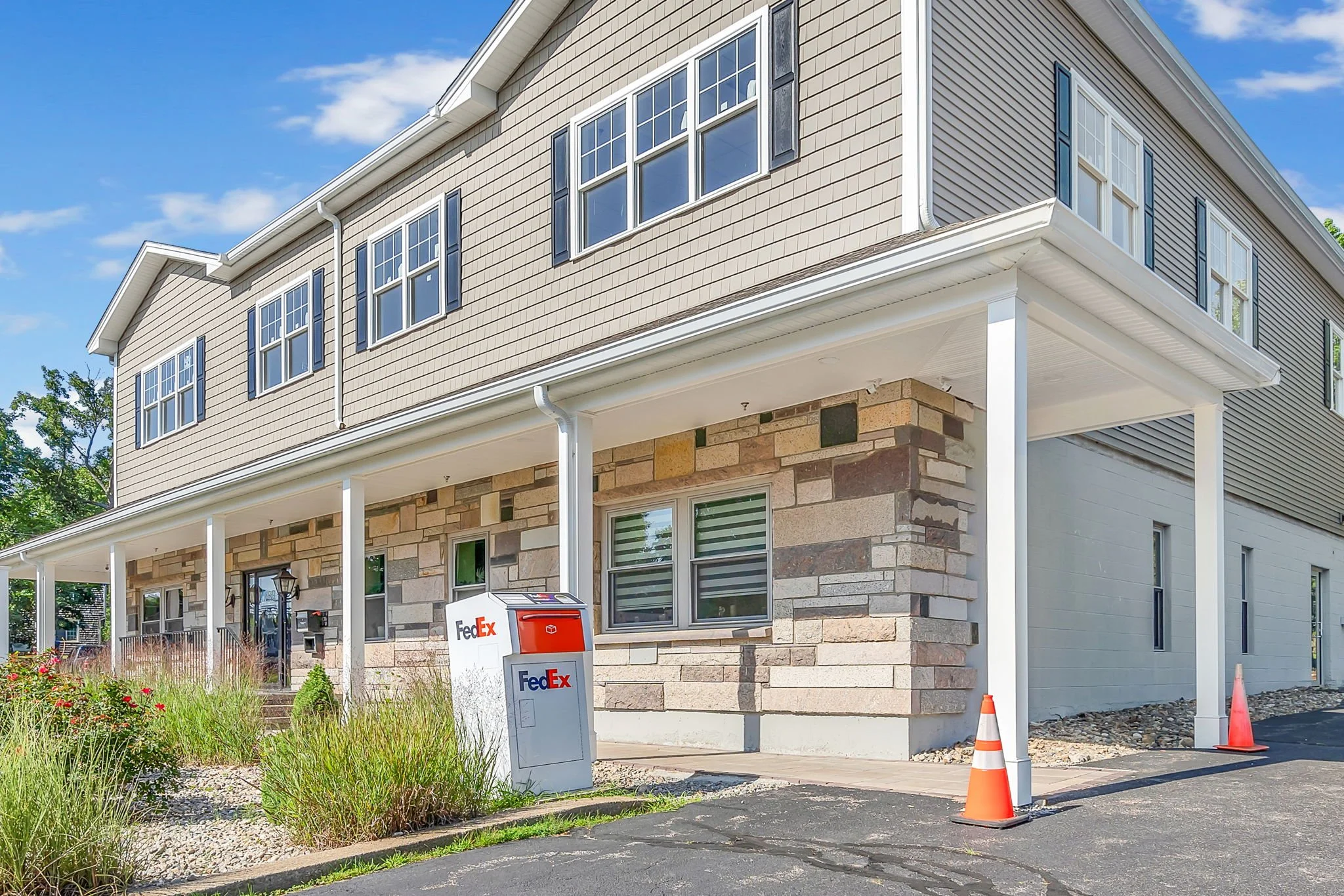 2-web-or-mls-Plainville-33.jpg
